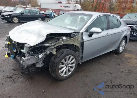 2018 Toyota Camry Le из США, поврежденный, VIN 4T1B11HK0JU533182